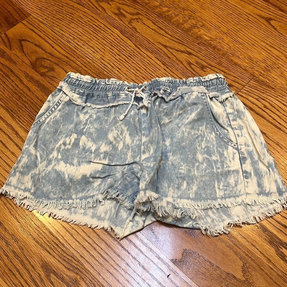 Generation Love Woman’s Acid Wash Soft Shorts Size S